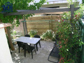 Pavillon 300m Plage avec Piscine et Parking, Climatisation - FR-1-781-79